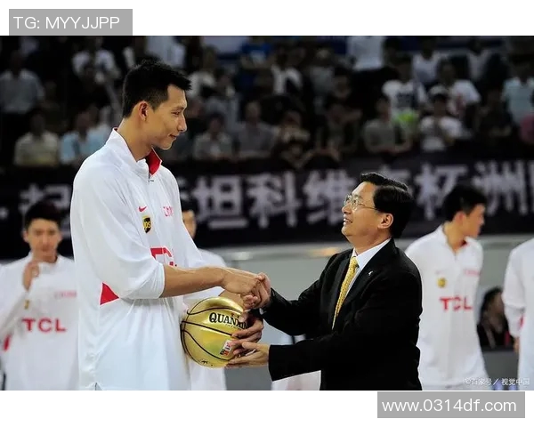 易建联当选CBA最佳防守球员，为广东宏远夺得总冠军做出巨大贡献