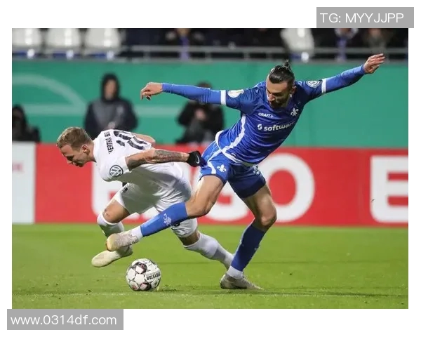 沙尔克客场大胜,科隆不败金身再现 沙尔克客场大胜,科隆不败金身再现