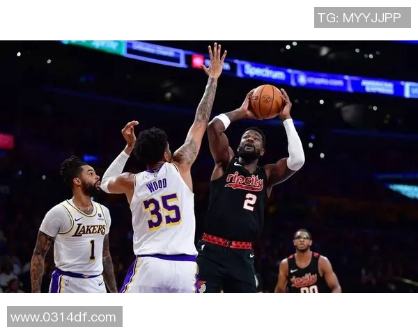 湖人大胜开拓者,晋级NBA季后赛 湖人大胜开拓者,晋级NBA季后赛